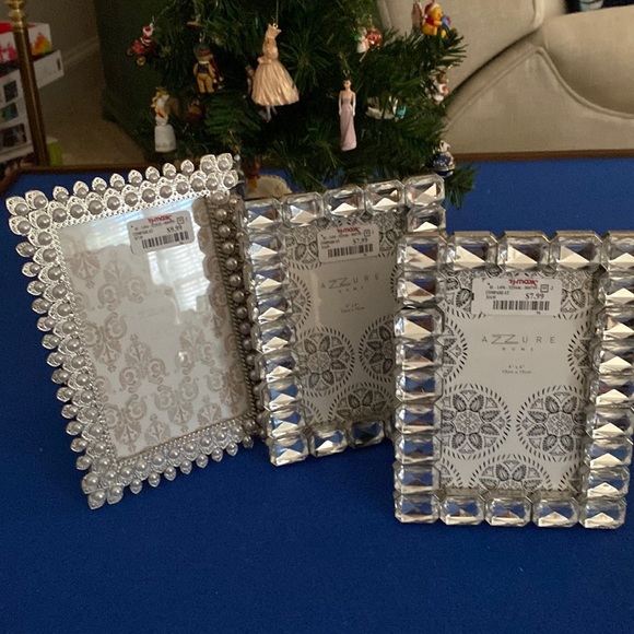 Frames 3 4x6 one with pearls to with plastic squares - Picture 1 of 1